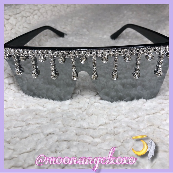 MoonAngel Accessories - ✨Silver & Black Mirrored Sunglasses✨